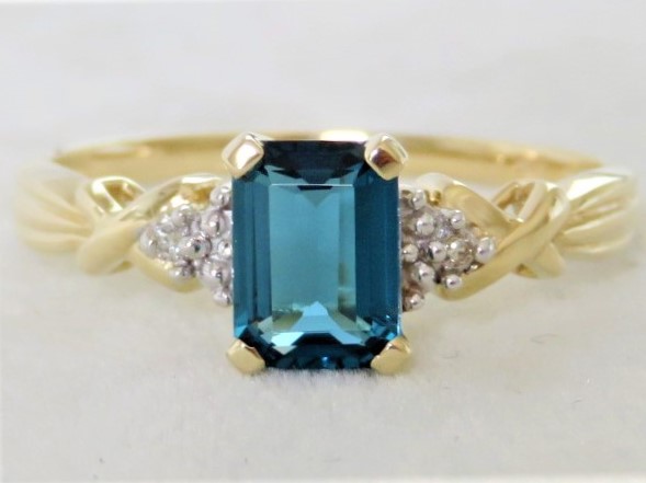 9ct Yellow Gold London Blue Topaz & Diamond Ring - Gemstone Rings ...
