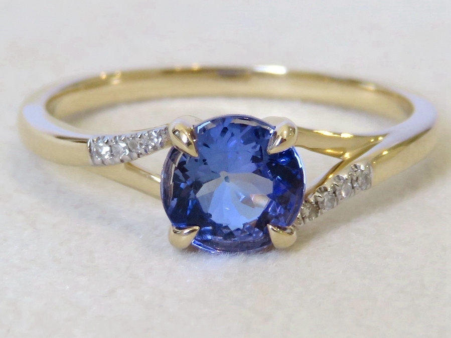 Elegant 14K Yellow Gold Engagement Ring with Round-Cut Tanzanite and Diamond Accents | CL Jewellery NZ